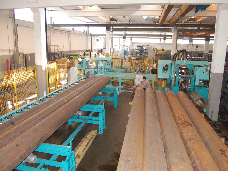 Linea automatica di taglio e scarico Linea automatica di taglio e scarico